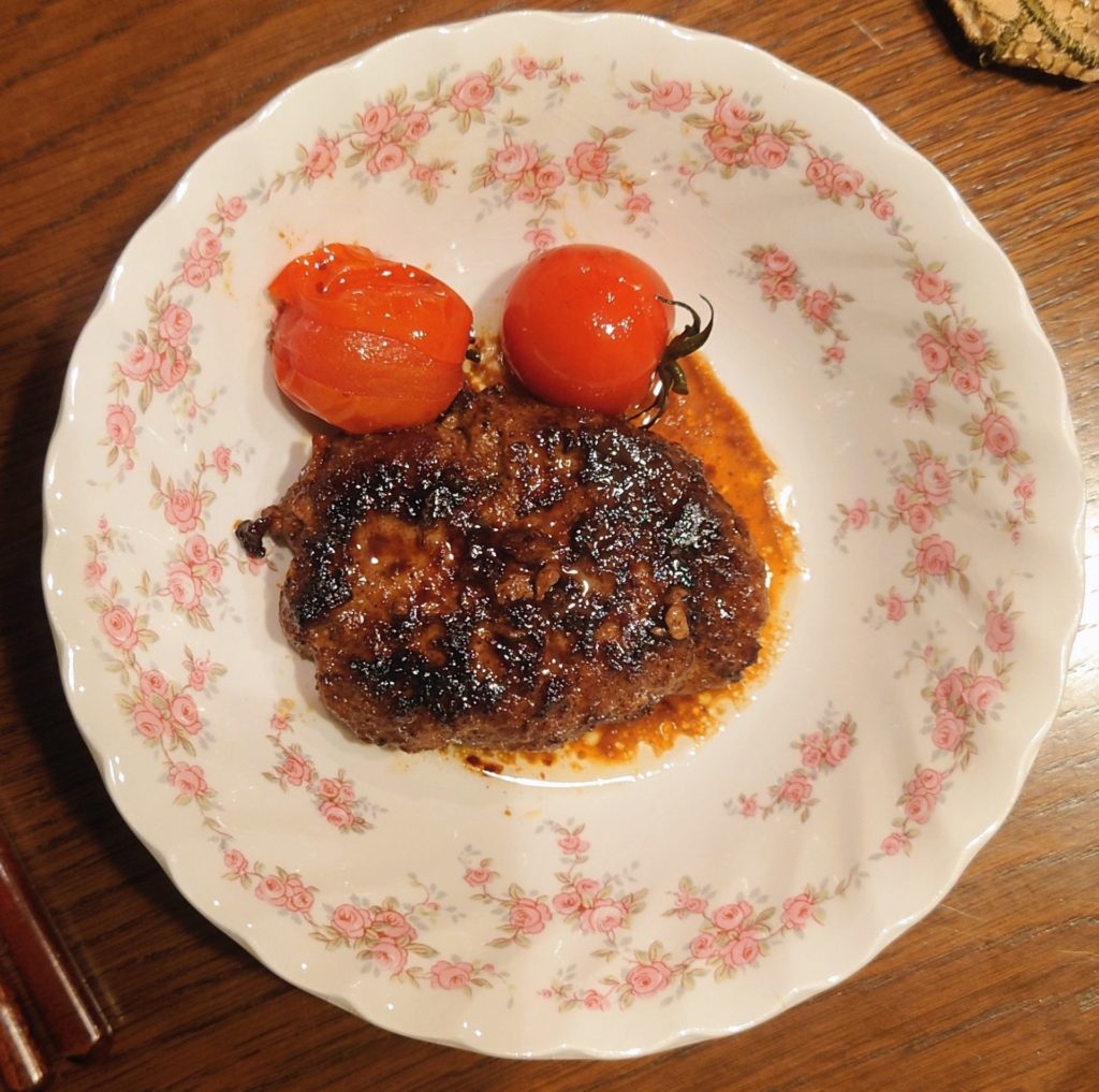長谷川あかりの酒蒸しハンバーグ
