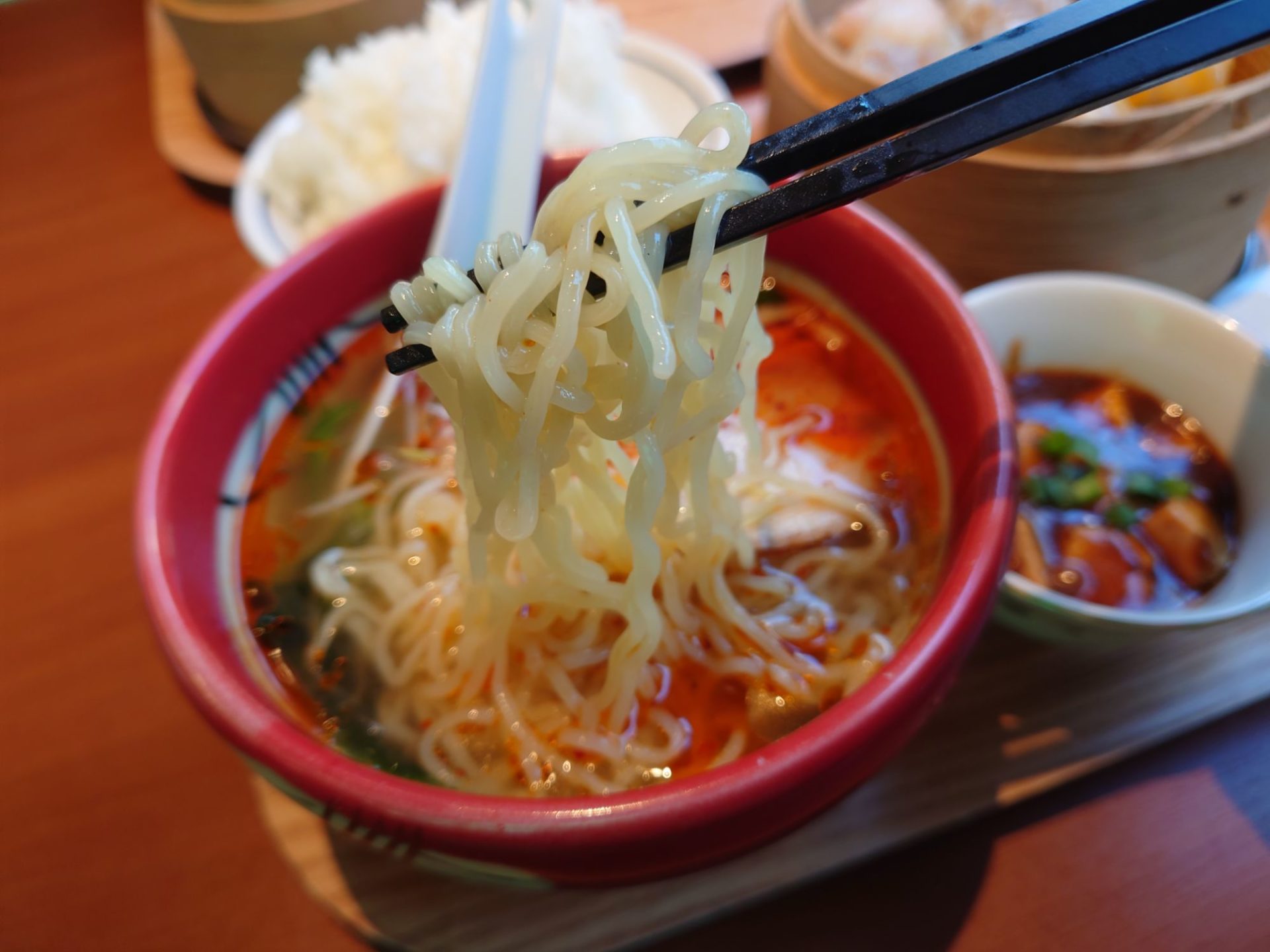 俺流焼売楼飯店 自由が丘飯店のミニラーメン ランチセットの辛めスープ
