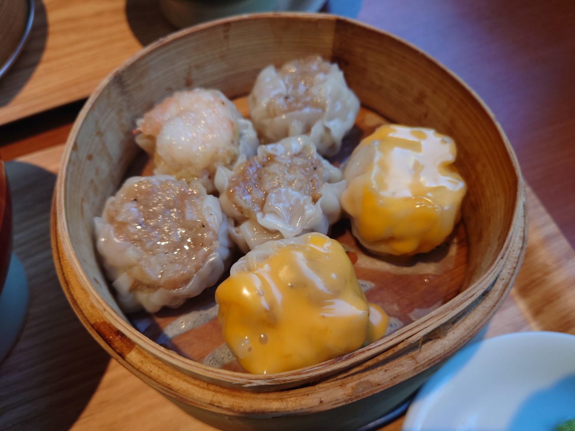 俺流焼売楼飯店 自由が丘飯店の焼売3種セットランチ 肉焼売 海老焼売 チーズ焼売
